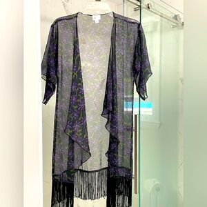 Woman's Lularoe Monroe top